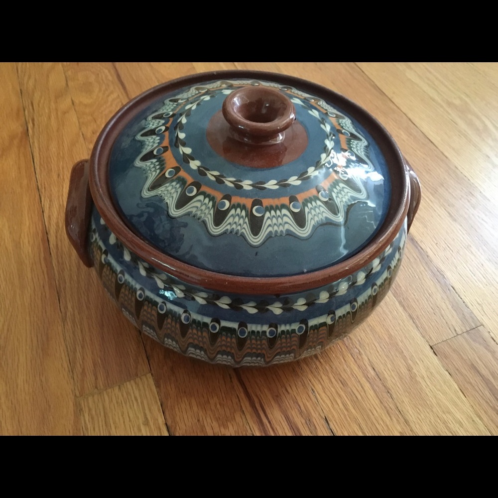 Terracotta ceramic crock. Excellent condition.